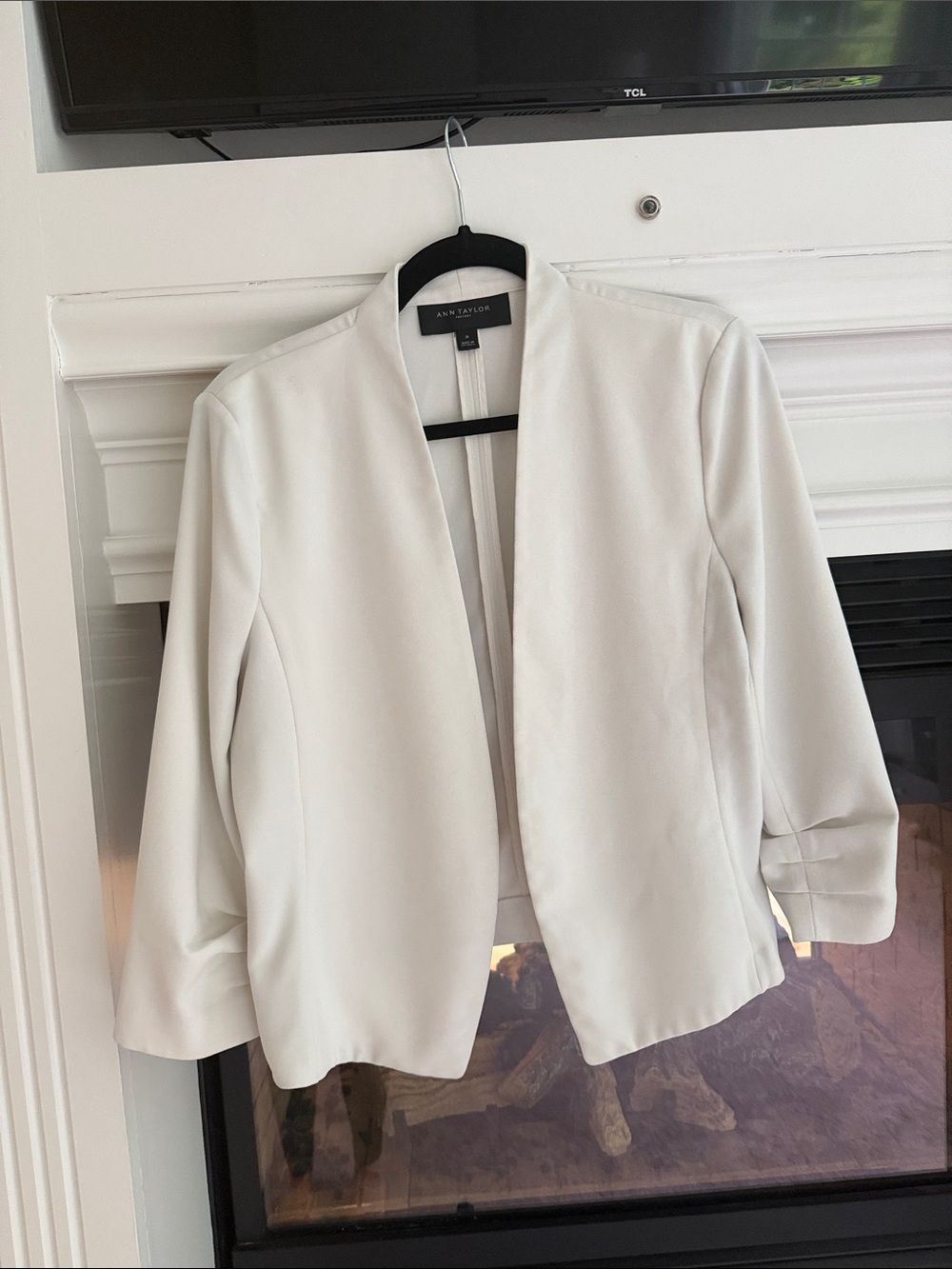 Ann Taylor Cream Open-Front Blazer size M